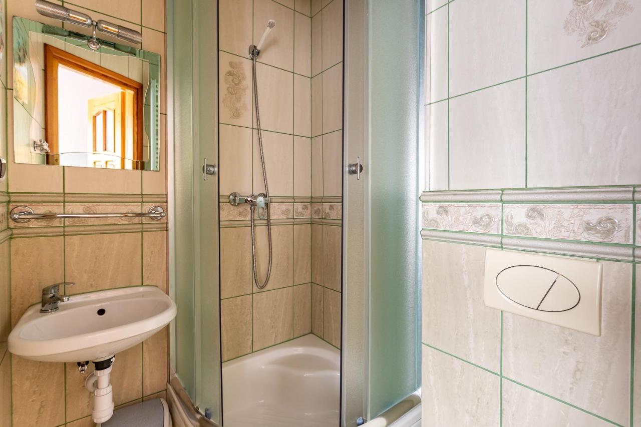 Pokoje Goscinne Katarzyna Kur Dębki Exterior foto