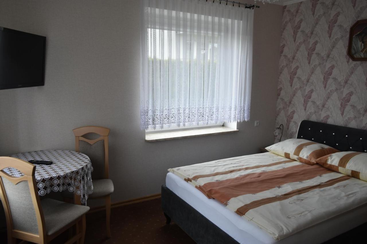 Pokoje Goscinne Katarzyna Kur Dębki Exterior foto